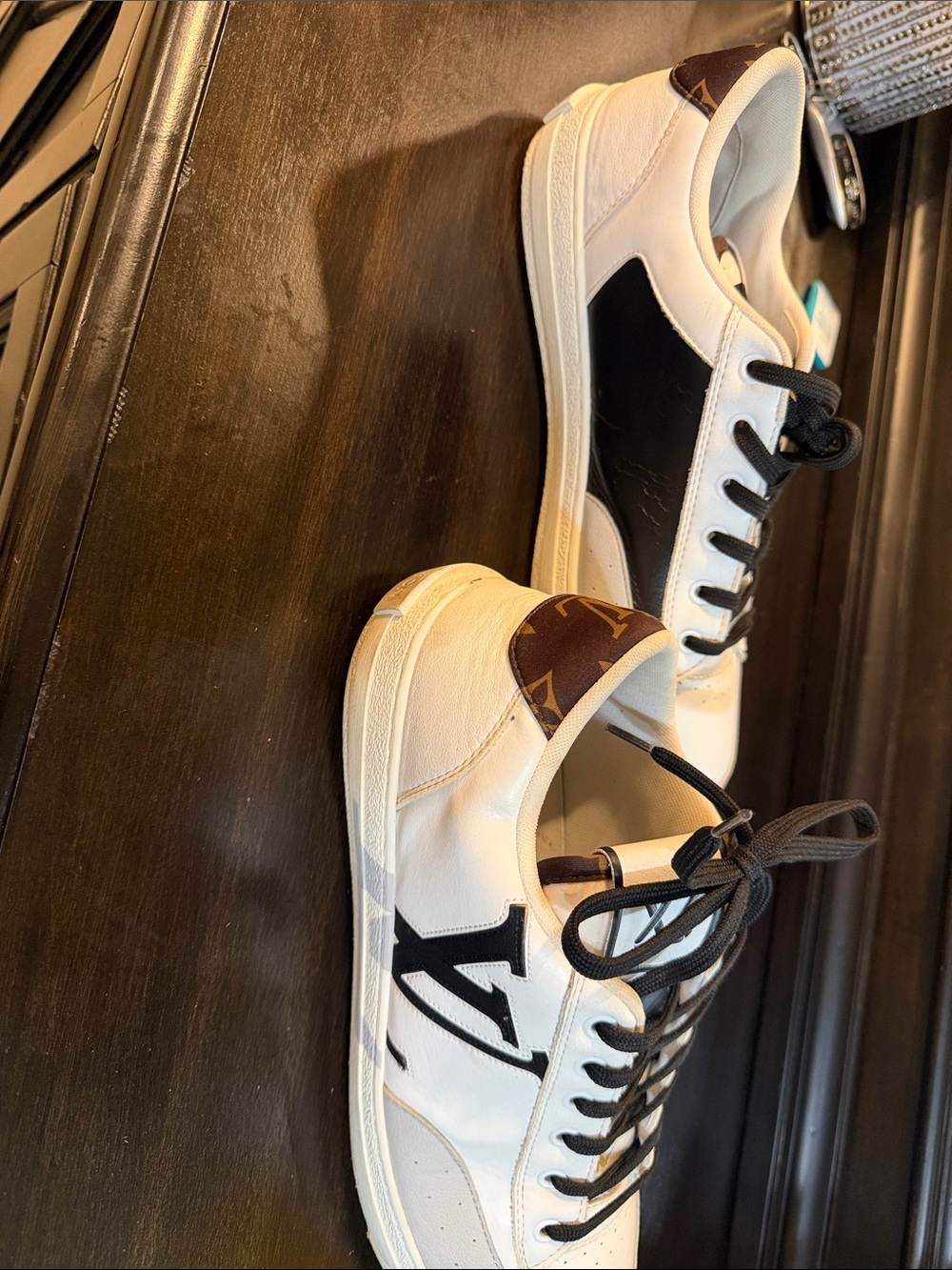 Louis Vuitton White and Black Low-Top Leather Sneakers - Picture 4 of 6